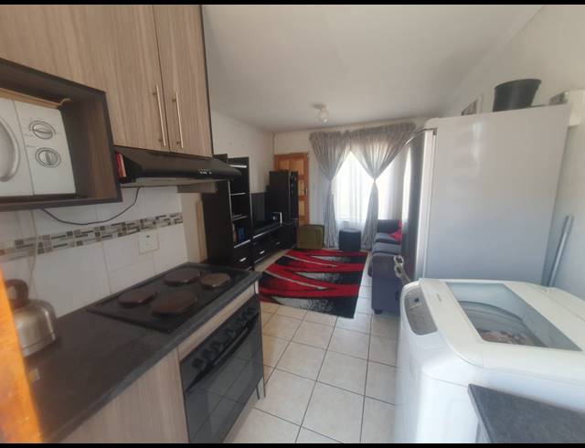 2 BEDROOM HOUSE FOR SALE IN SAVANNA CITY
